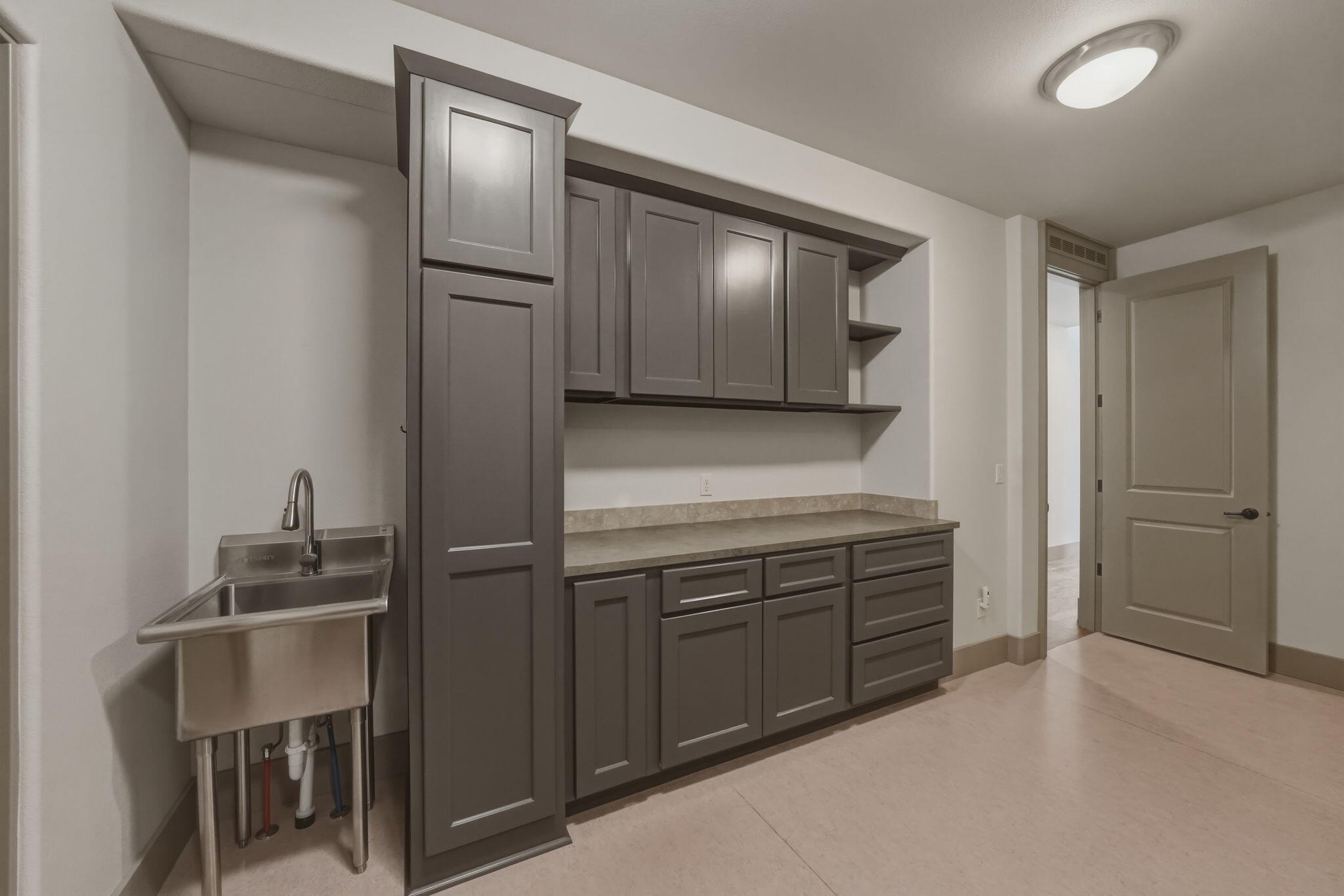 240 Northwest Skyliner Summit Loop Bend, OR 97703 - Photo 69 of 77 MAIN LEVEL MUD ROOM
