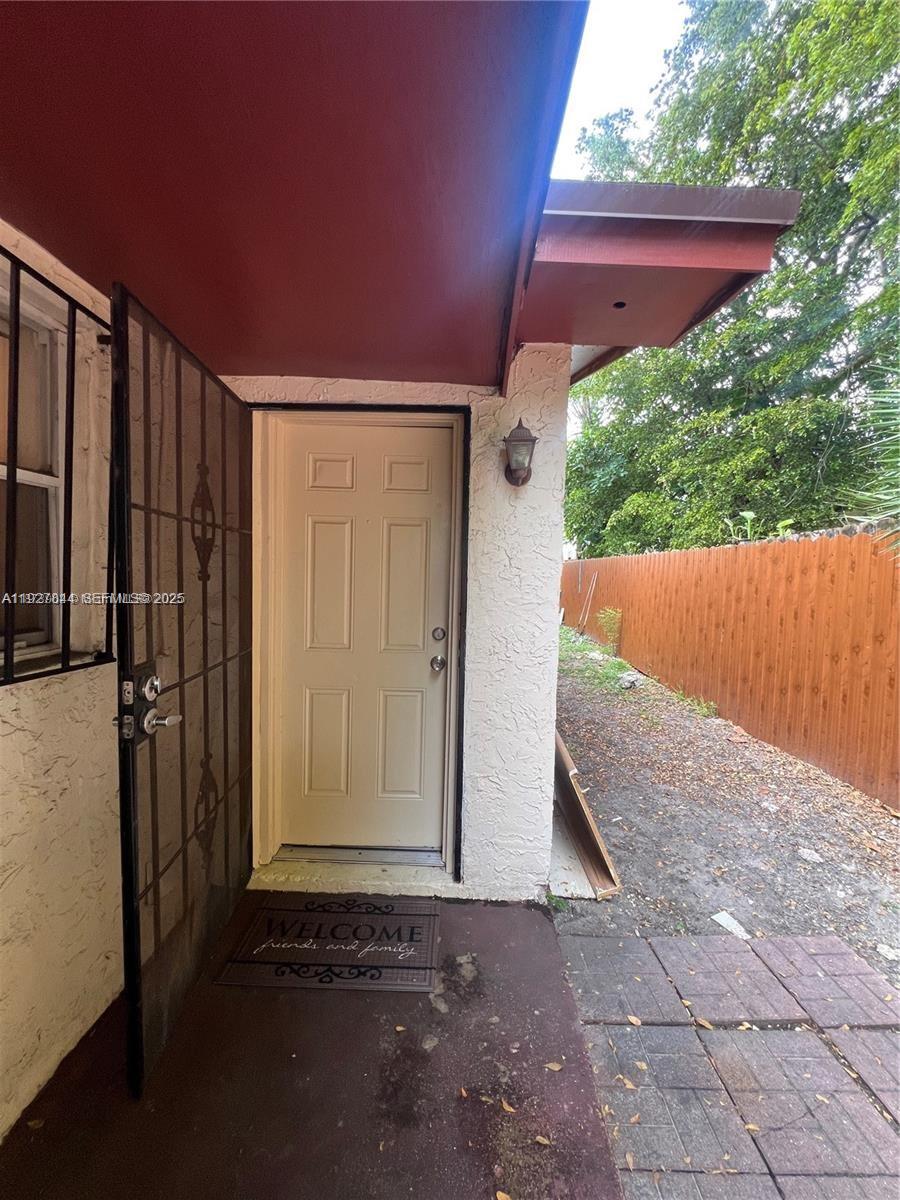 1581 Northeast 117th Street Miami, FL 33161 - Photo 5 of 29 a backyard of a house