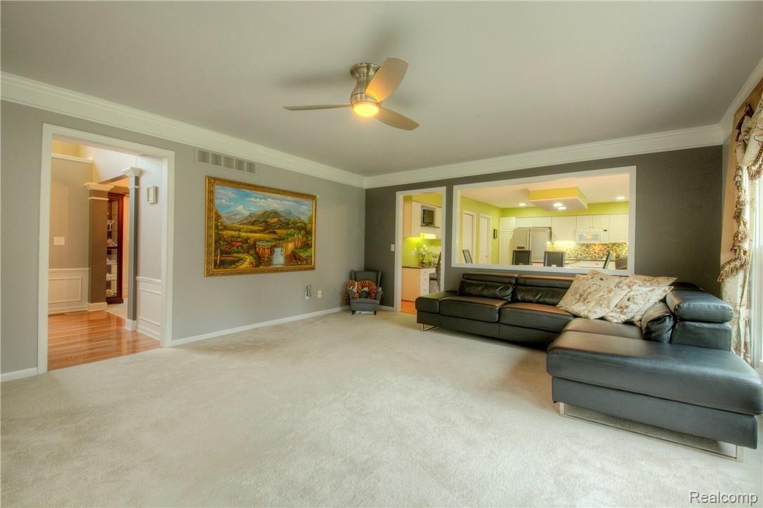 46401 Mornington Road Canton, MI 48188 - Photo 26 of 56 26 Family Room.jpg