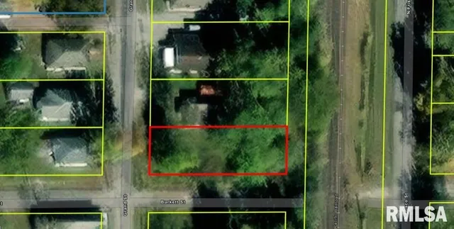 $4,900 | 402 Grand Street, Benton, IL 62812