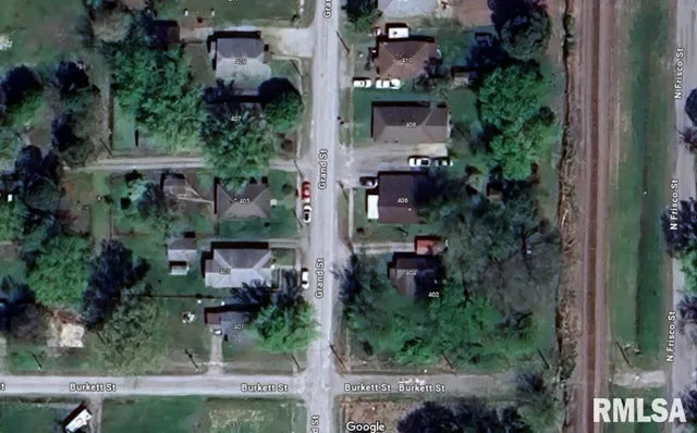 $4,900 | 402 Grand Street, Benton, IL 62812