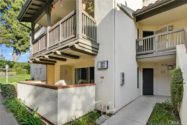 $635,000 | 123 South Cross Creek Road, Unit A, Orange, CA 92869
