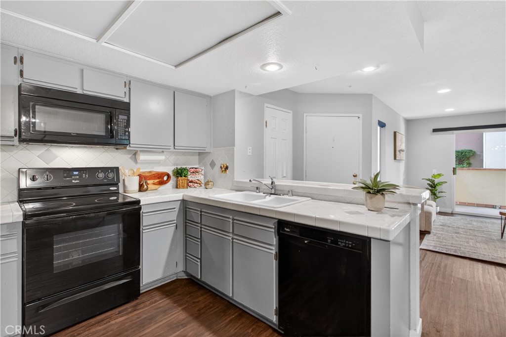 123 South Cross Creek Road, Unit A Orange, CA 92869 - Photo 11 of 28