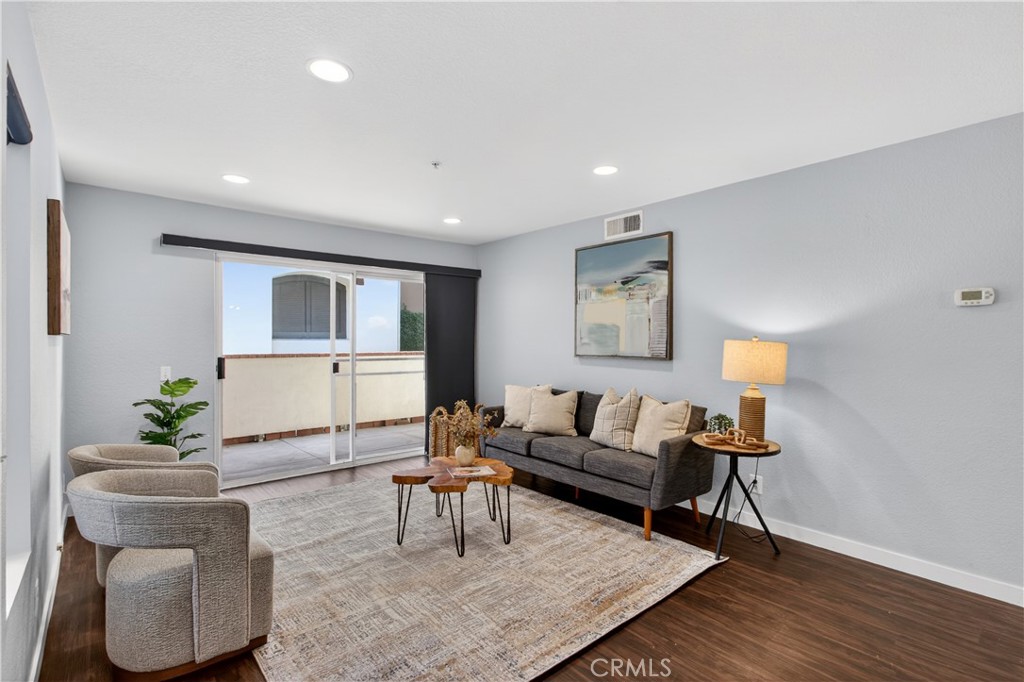 123 South Cross Creek Road, Unit A Orange, CA 92869 - Photo 3 of 28
