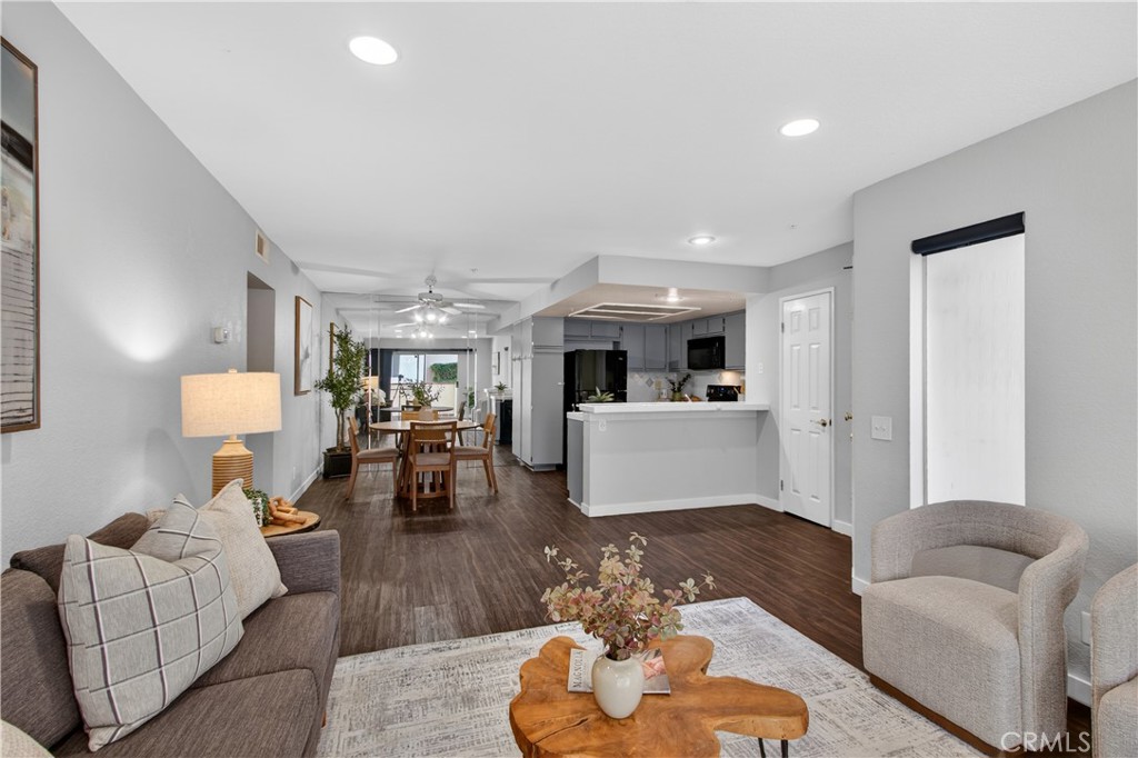 123 South Cross Creek Road, Unit A Orange, CA 92869 - Photo 4 of 28