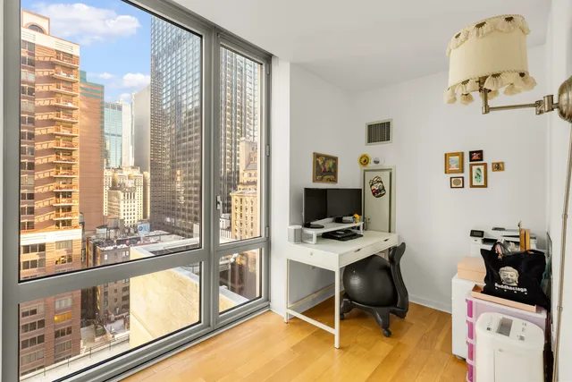 $6,950 | 310 West 52nd Street, Unit 17J | Hell's Kitchen