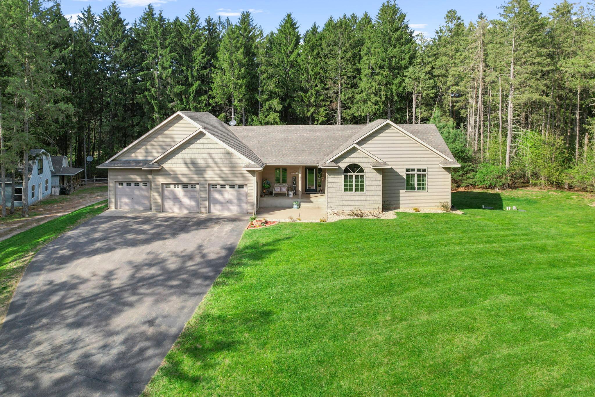 1888 Aspen Road Princeton, MN 55371 - Photo 9 of 98