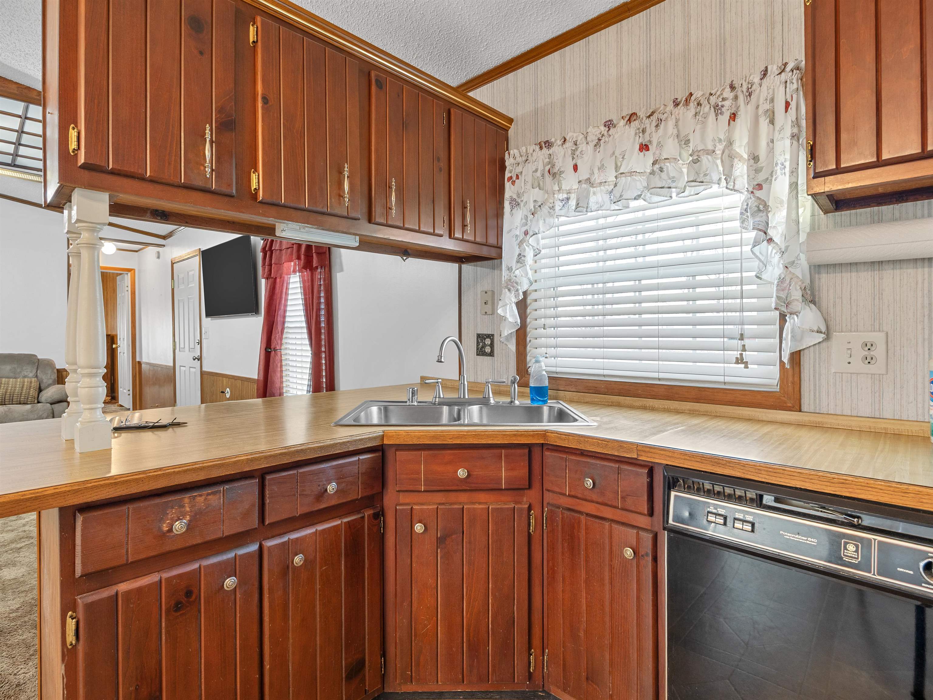 101 Halibut Lane Spartanburg, SC 29303 - Photo 11 of 34