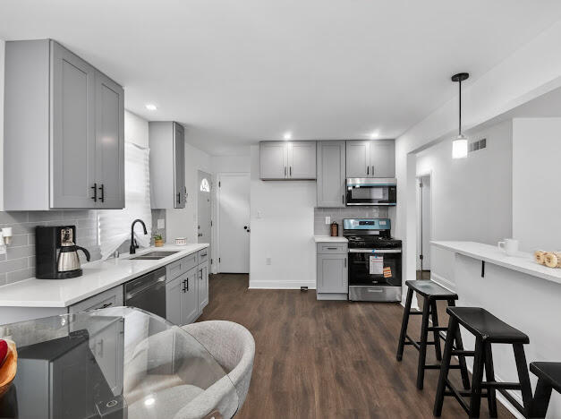 3955 North 79th Street Milwaukee, WI 53222 - Photo 15 of 31 Kitchen