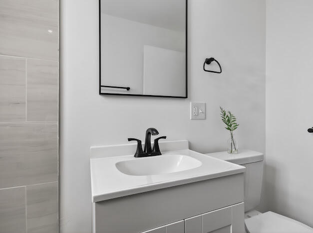 3955 North 79th Street Milwaukee, WI 53222 - Photo 20 of 31 Bathroom