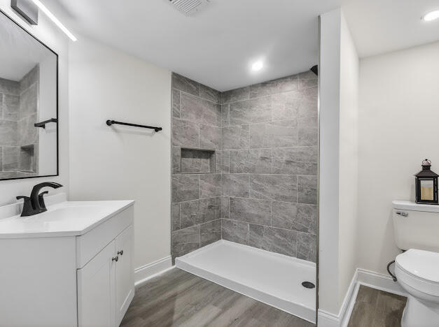 3955 North 79th Street Milwaukee, WI 53222 - Photo 25 of 31 Rec Bathroom