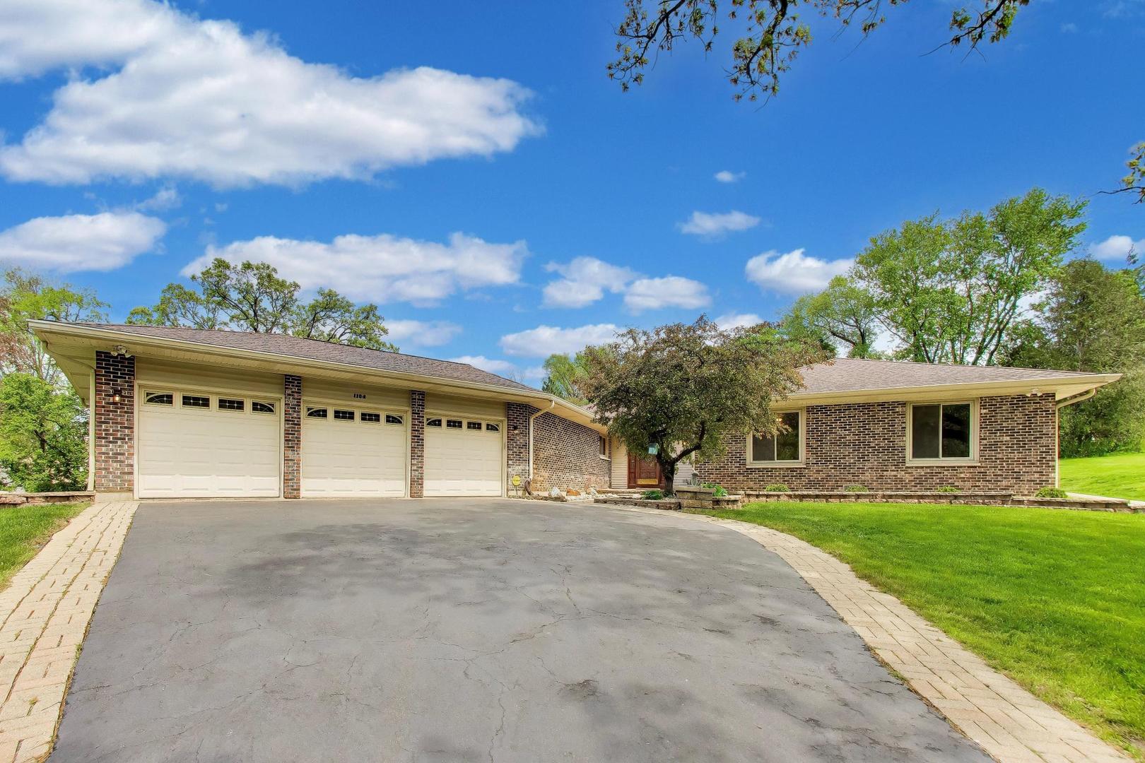 1104 Nottingham Lane Elgin, IL 60120 - Photo 2 of 59