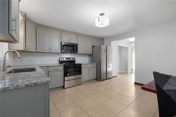 $599,000 | 20 Cleveland Street, South Kingstown, RI 02879