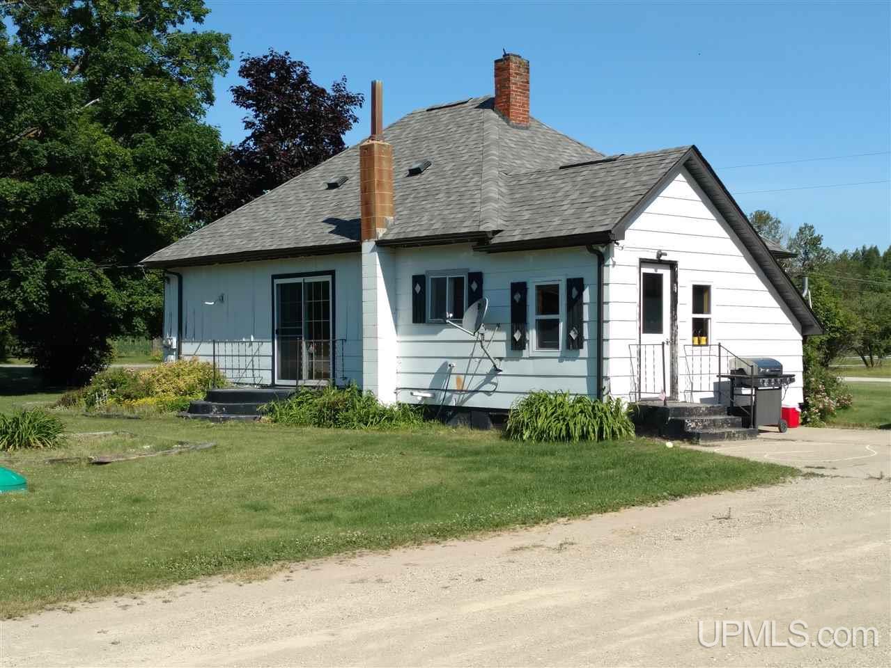 5704 G5 Road Escanaba, MI 49829 - Photo 8 of 10