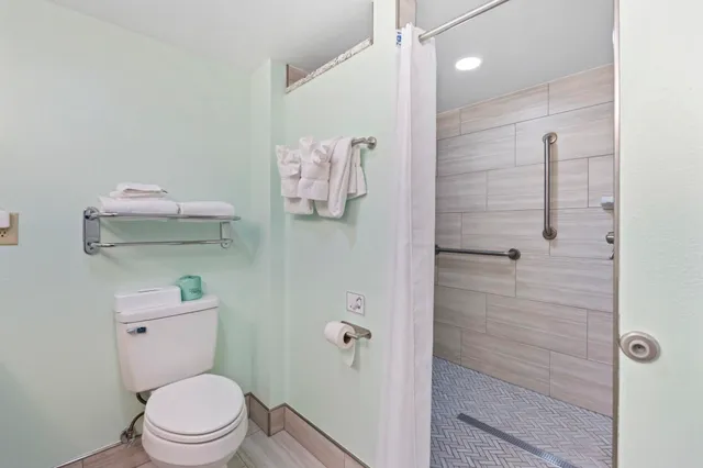 $574,900 | 5300 North Ocean Boulevard, Unit 701, Myrtle Beach, SC 29577