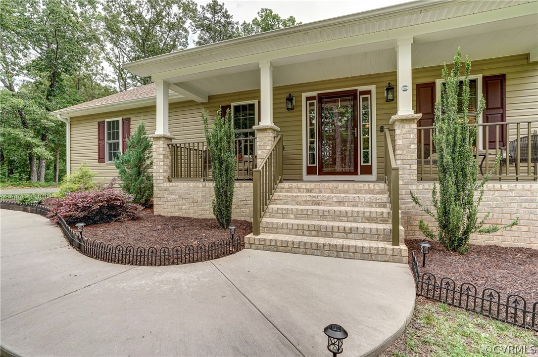 13591 Courthouse Road Dinwiddie, VA 23841 - Photo 3 of 46