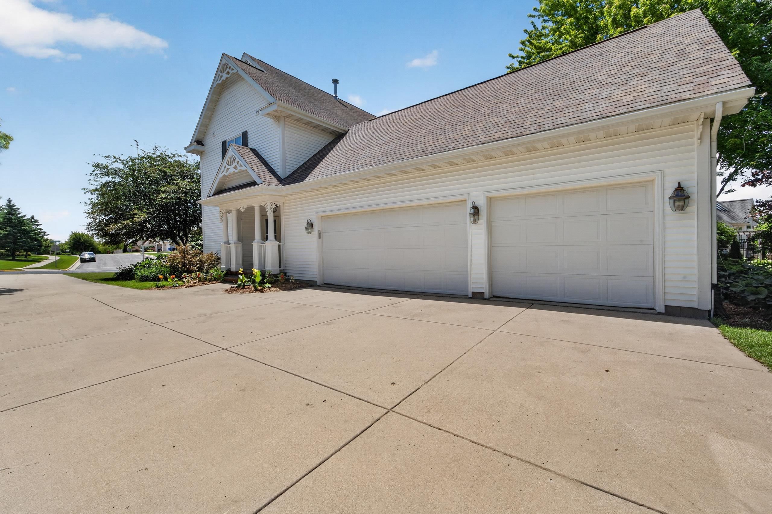 1614 Blue Ridge Trail Waunakee, WI 53597 - Photo 9 of 82