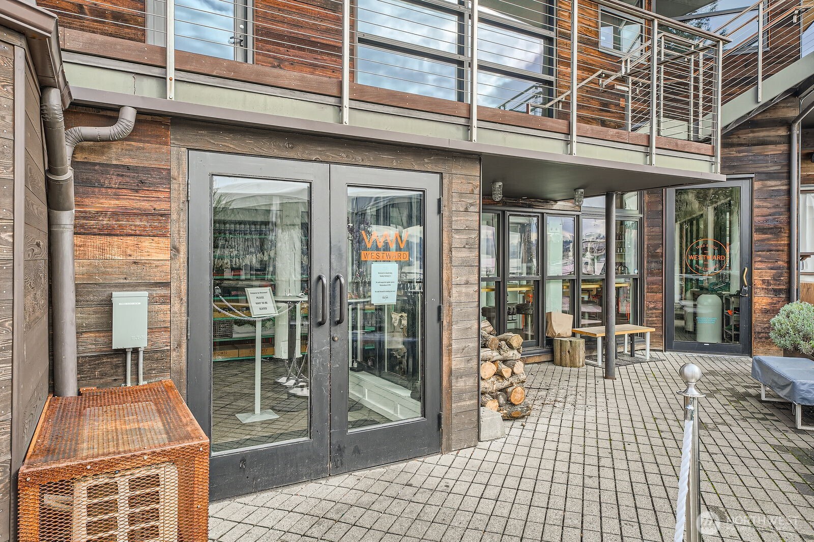 2309 North Northlake Way, Unit 5 Seattle, WA 98103 - Photo 15 of 39 a view of a lobby with a glass door