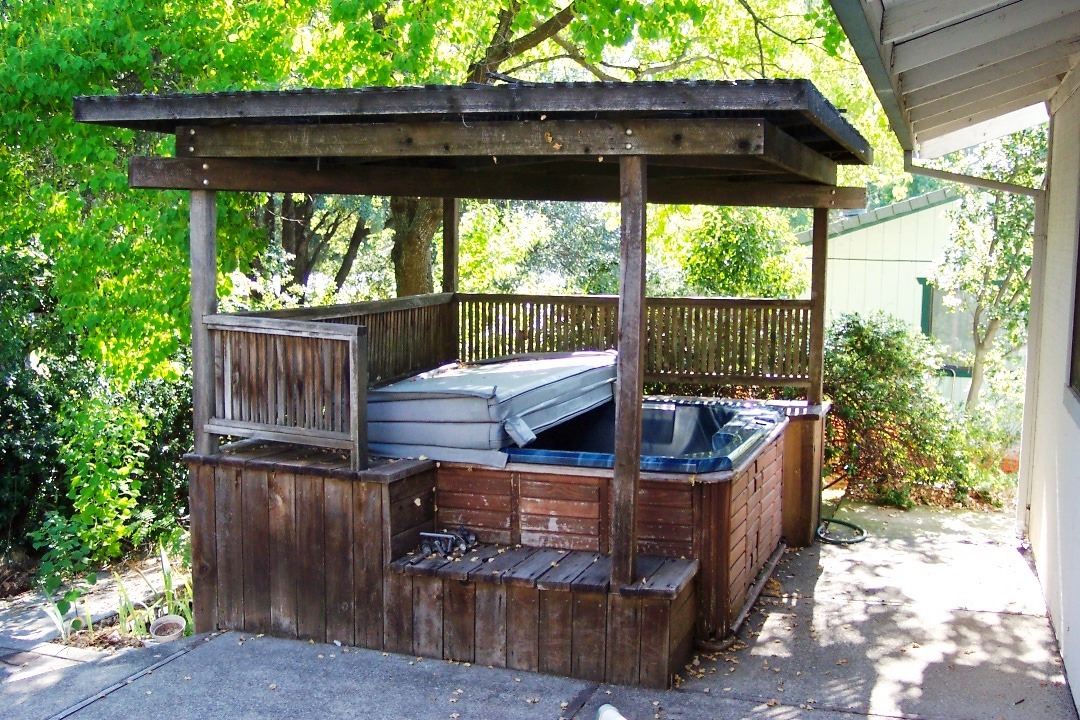 2013 South Ridge Drive Redding, CA 96003 - Photo 5 of 11 Hot Tub
