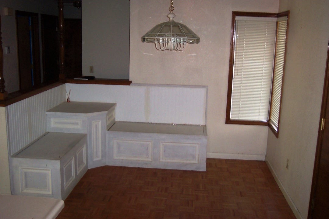 2013 South Ridge Drive Redding, CA 96003 - Photo 9 of 11 Dining Area