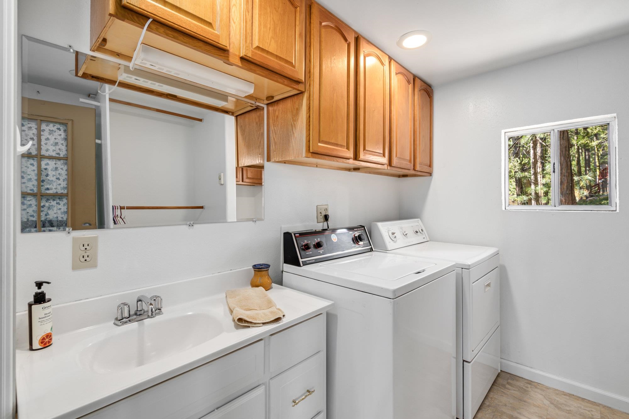 25482 Rebekah Road Long Barn, CA 95335 - Photo 23 of 42 a utility room with dryer and washer