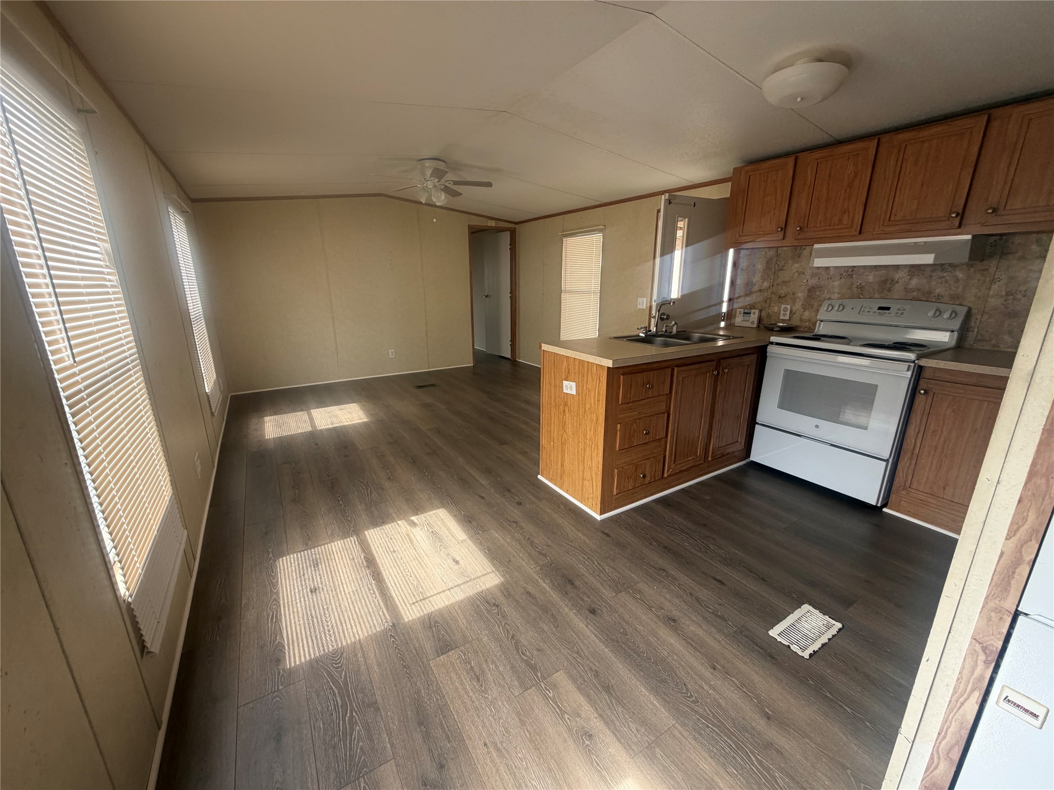 601 Clear Lake Road, Unit B Highlands, TX 77562 - Photo 2 of 12