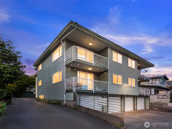 $399,999 | 506 North 45th Street, Unit 302, Seattle, WA 98103