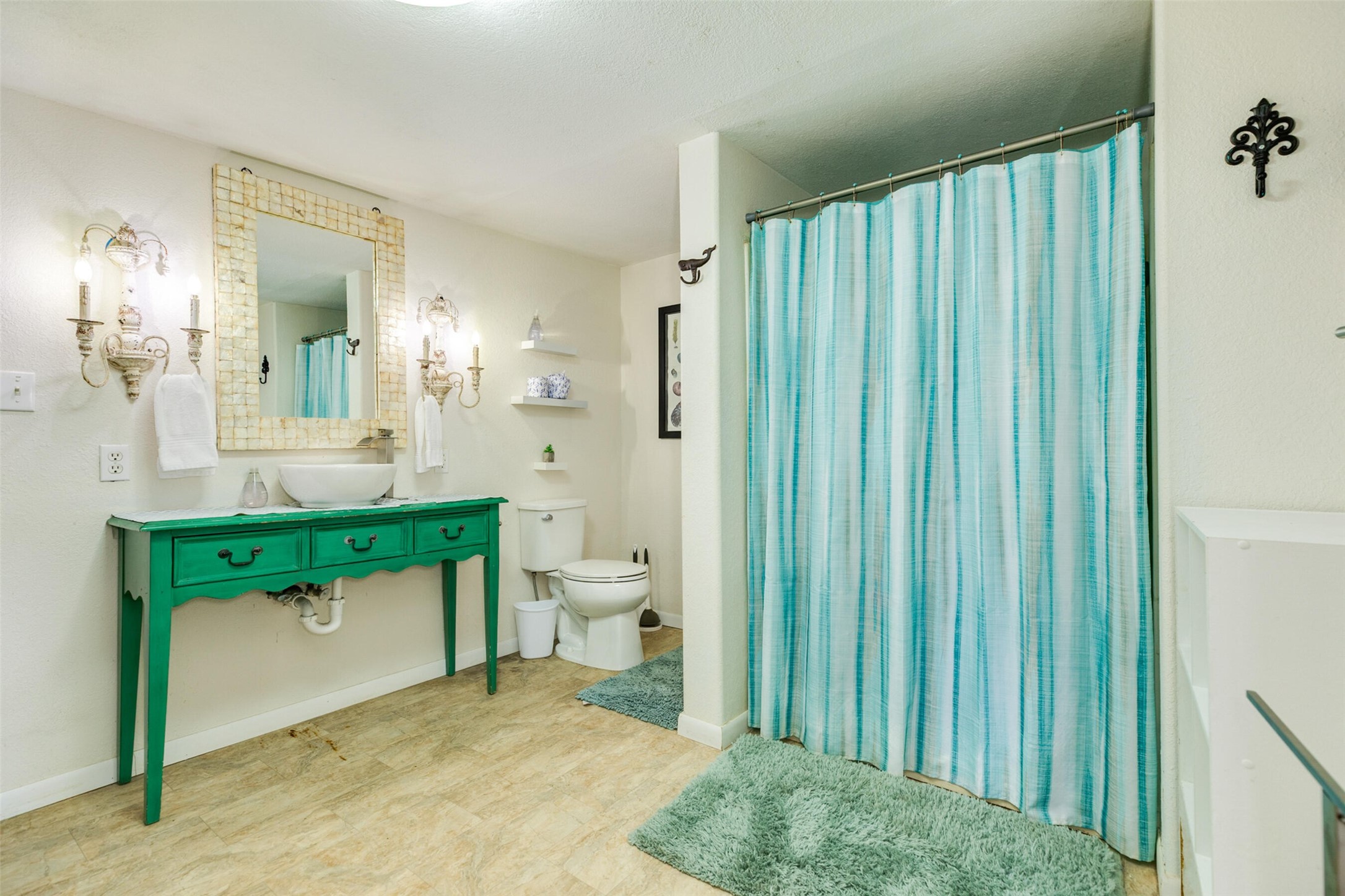 922 Seashell Drive Freeport, TX 77541 - Photo 23 of 40