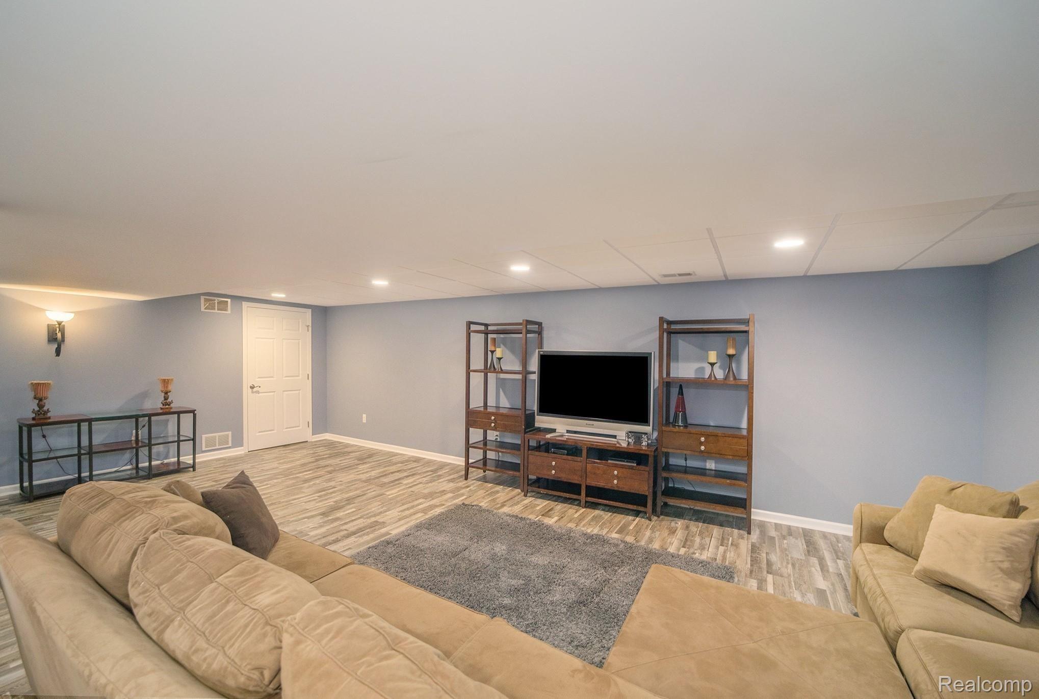 30753 Bradmore Road Warren, MI 48092 - Photo 28 of 38 2nd view of basement.jpg