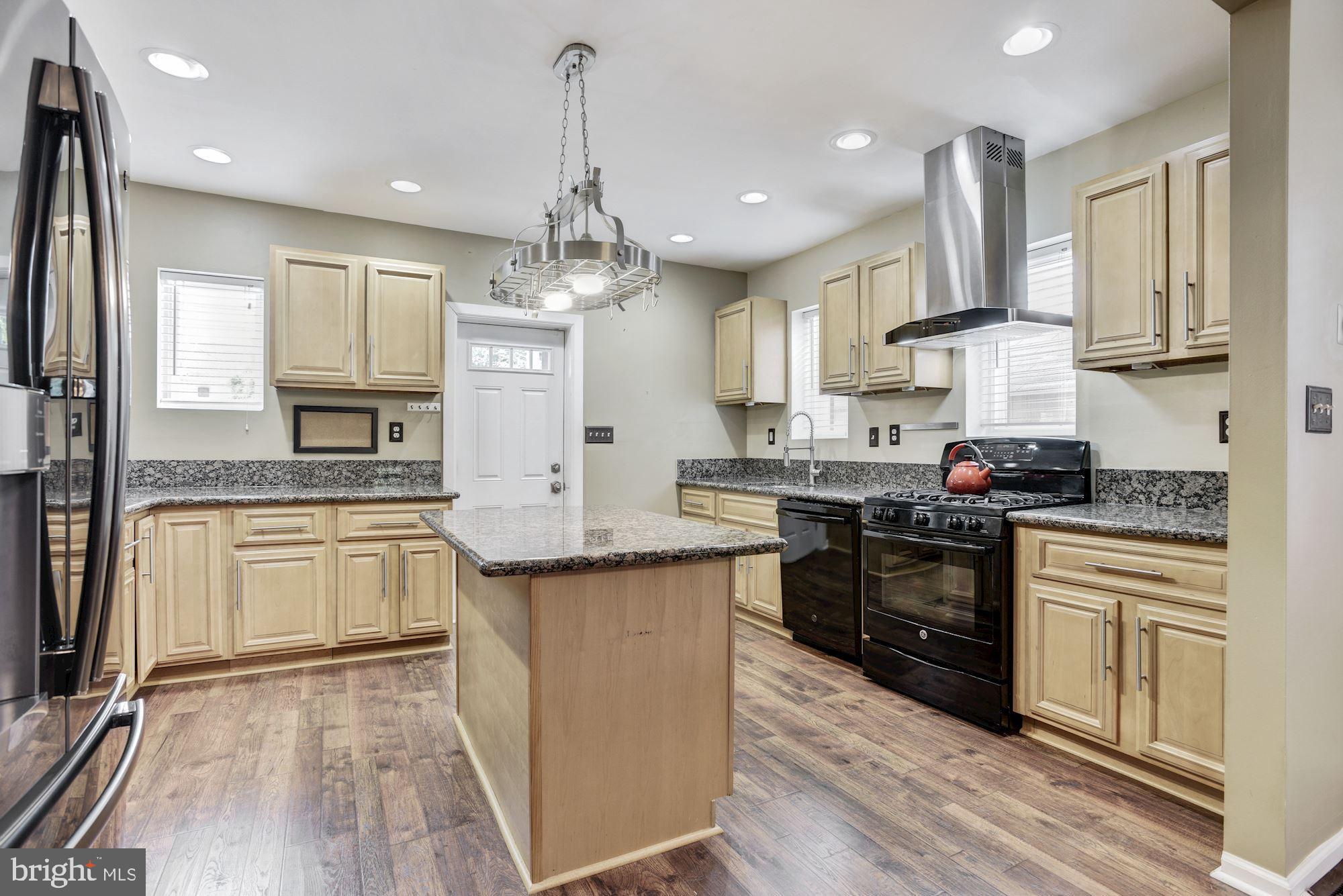 3337 Moravia Road Baltimore, MD 21214 - Photo 11 of 33 Renovated Eat-In Kitchen
