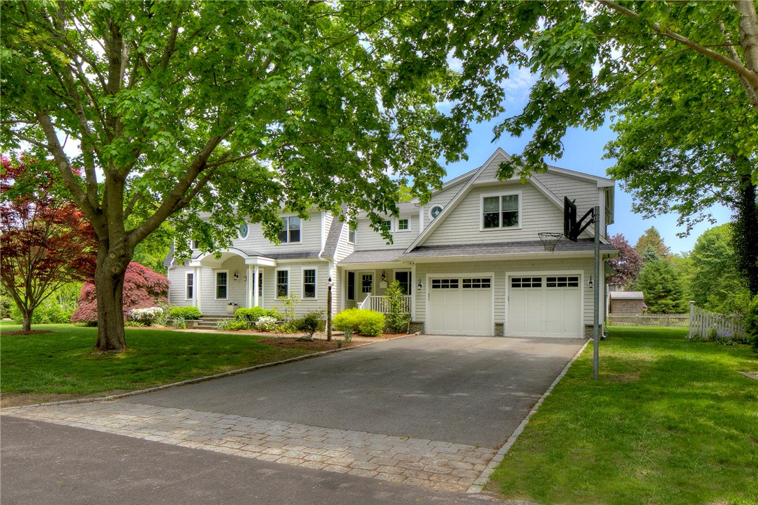 10 Acacia Road Bristol, RI 02809 - Photo 2 of 46