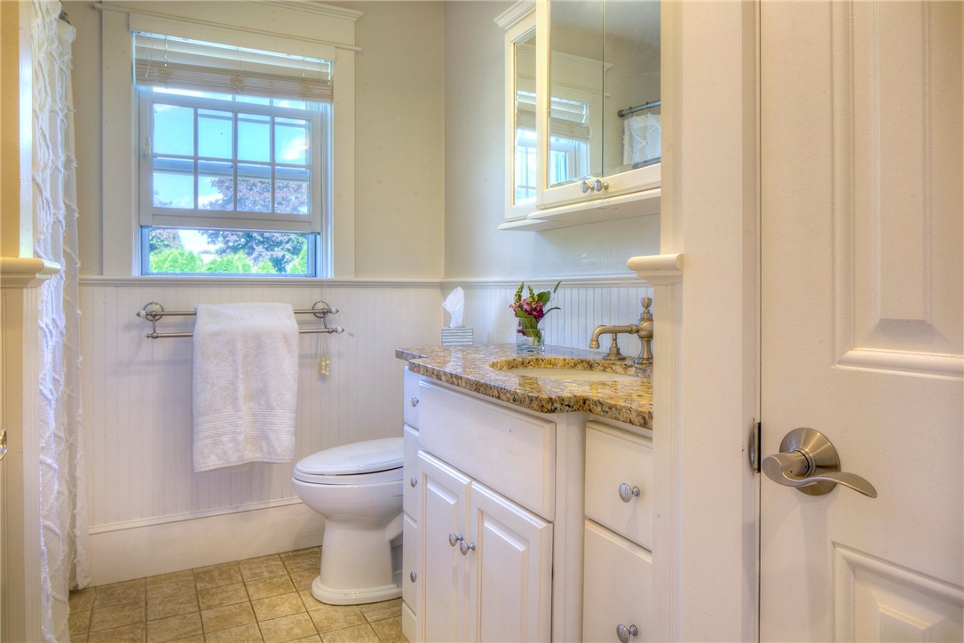 10 Acacia Road Bristol, RI 02809 - Photo 34 of 46