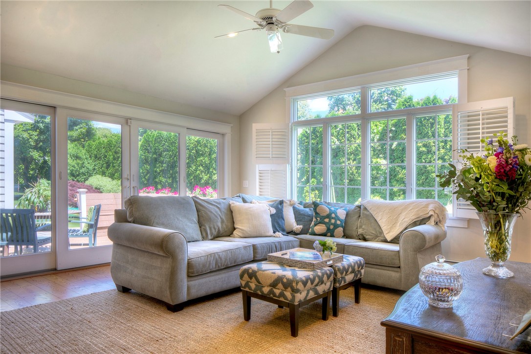 10 Acacia Road Bristol, RI 02809 - Photo 8 of 46