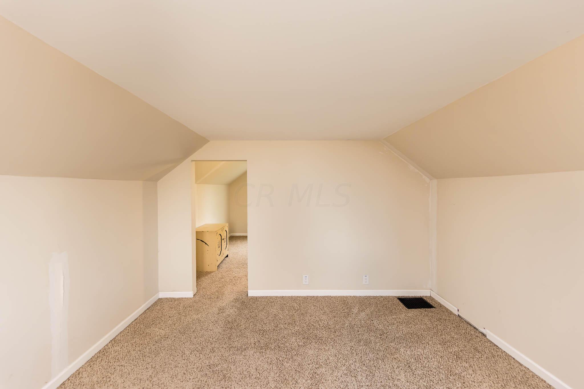 455 South Yearling Road Columbus, OH 43213 - Photo 20 of 32 2nd Floor Finished Attic