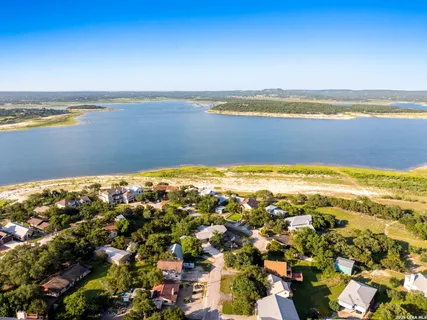 $849,000 | 1482 Stagecoach Drive, Canyon Lake, TX 78133