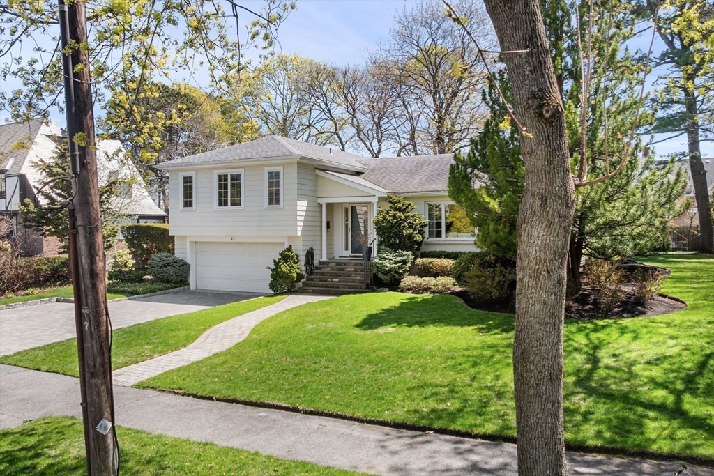 21 Phillips Avenue Swampscott, MA 01907 - Photo 3 of 38