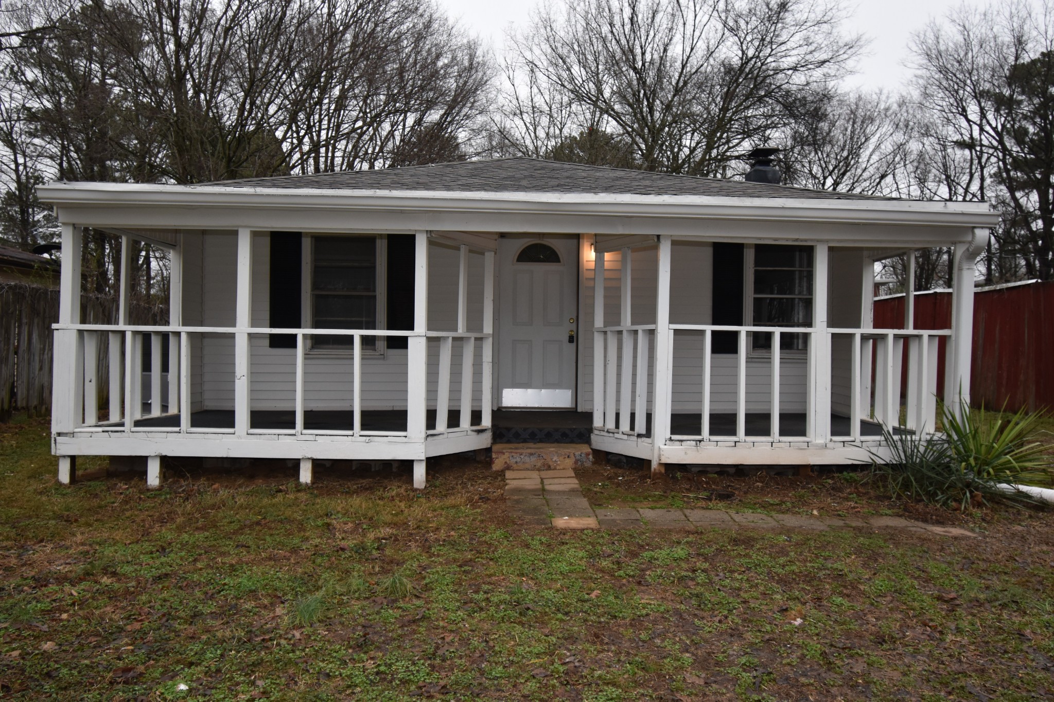 141 West Rossview Road Clarksville, TN 37040 - Photo 1 of 16