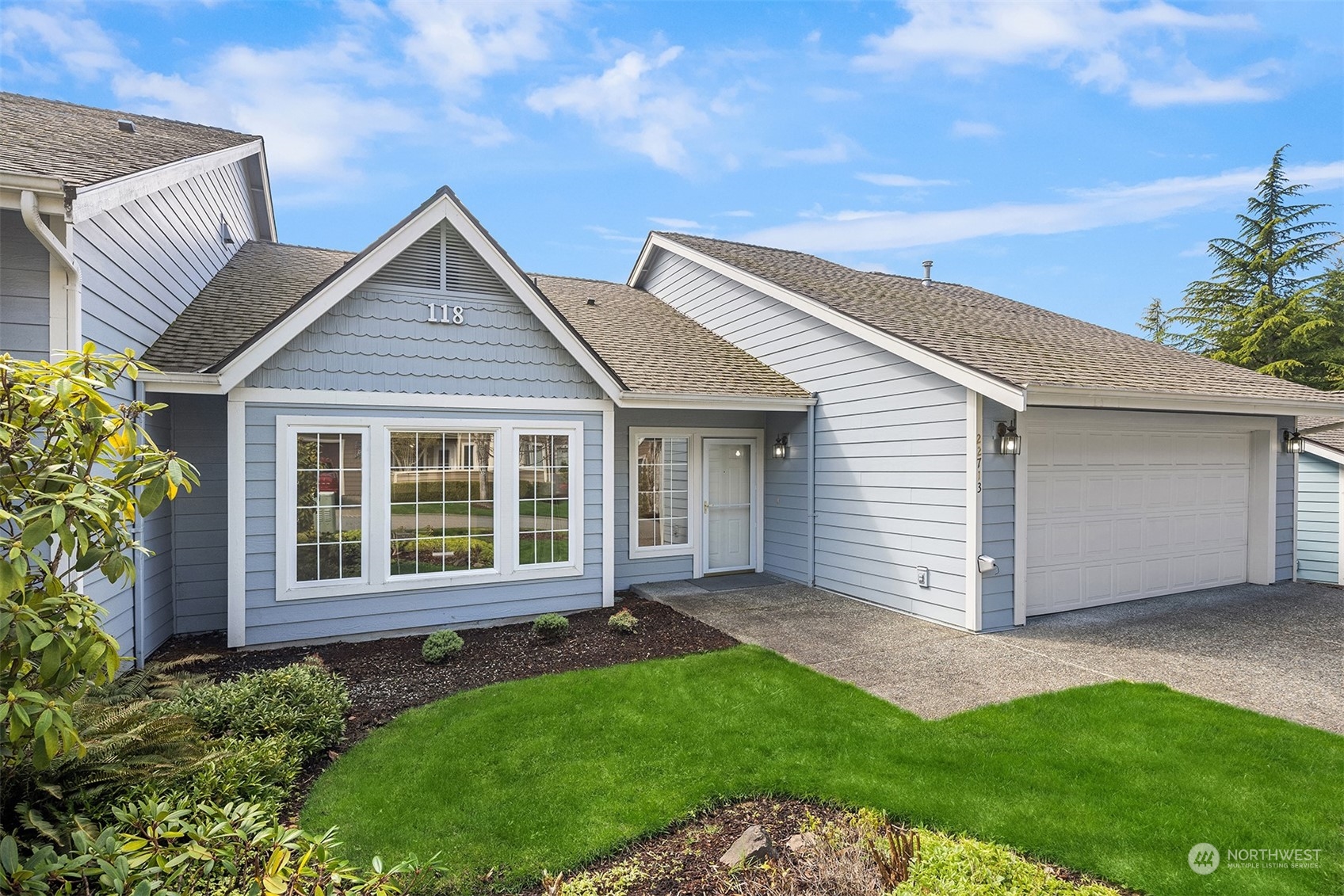 22713 Southeast 43rd Court, Unit 1613, Issaquah, WA 98029 Compass