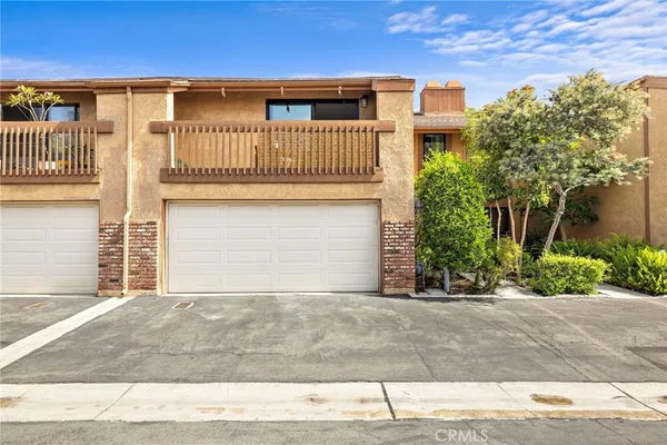 $998,000 | 2286 Pacific Avenue, Unit D, Costa Mesa, CA 92627
