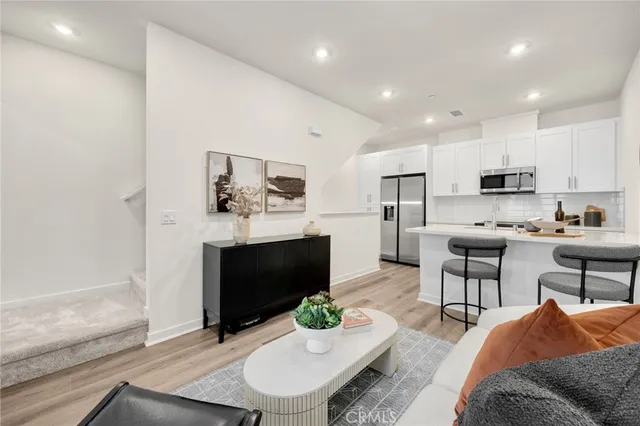 $569,990 | 1952 Avenida Del Sol, Placentia, CA 92870