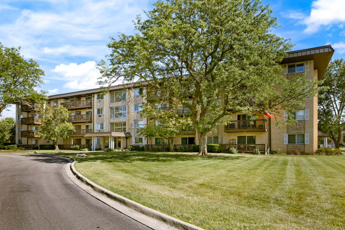 2214 South Goebbert Road, Unit 178 Arlington Heights, IL 60005 - Photo 1 of 25