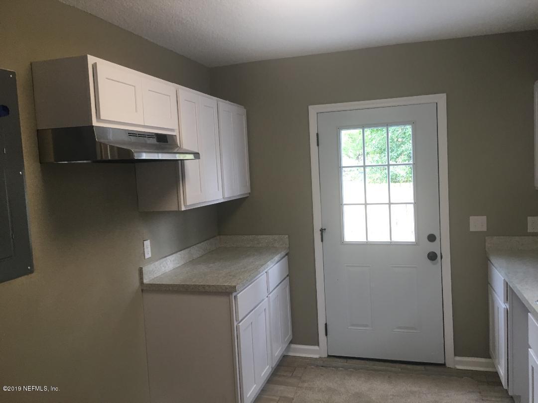 2431 Ridgewood Road Jacksonville, FL 32207 - Photo 4 of 7 Kitchen 2