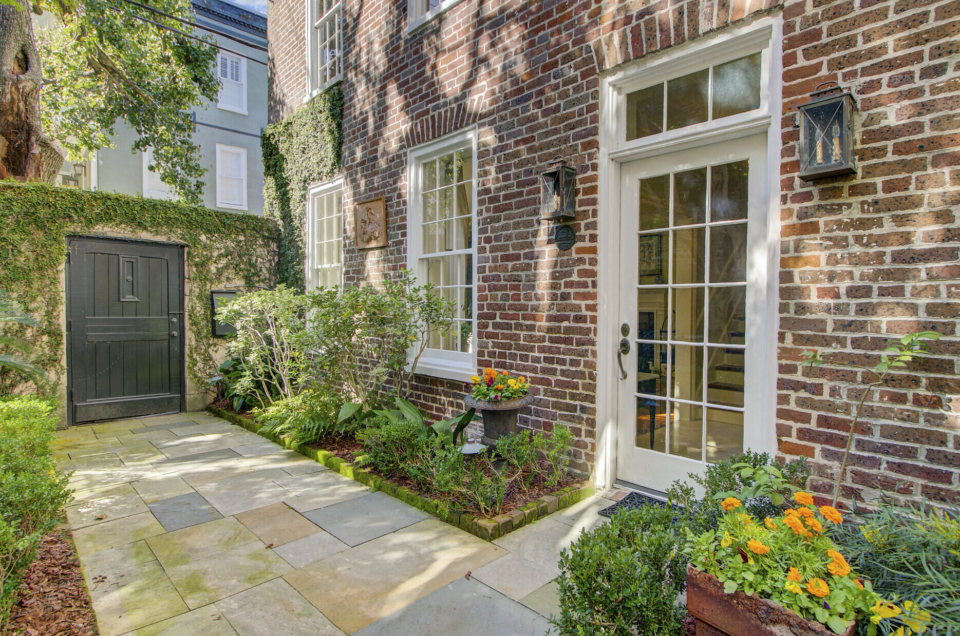 60 Anson Street Charleston, SC 29401 - Photo 17 of 73 44_44_mls