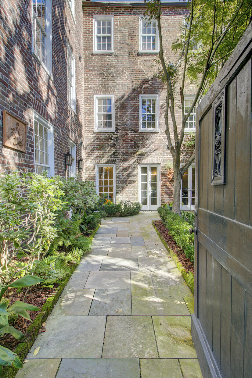 60 Anson Street Charleston, SC 29401 - Photo 7 of 73 35_35_mls