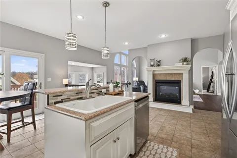 $425,000 | 906 Northwest Magnolia Lane, Grain Valley, MO 64029