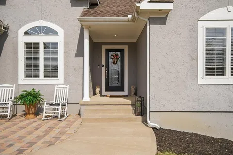 $425,000 | 906 Northwest Magnolia Lane, Grain Valley, MO 64029