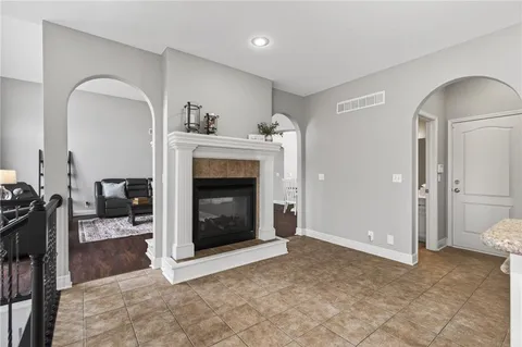 $425,000 | 906 Northwest Magnolia Lane, Grain Valley, MO 64029