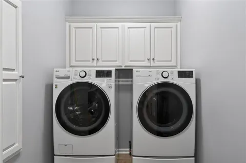 $425,000 | 906 Northwest Magnolia Lane, Grain Valley, MO 64029