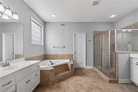 $425,000 | 906 Northwest Magnolia Lane, Grain Valley, MO 64029