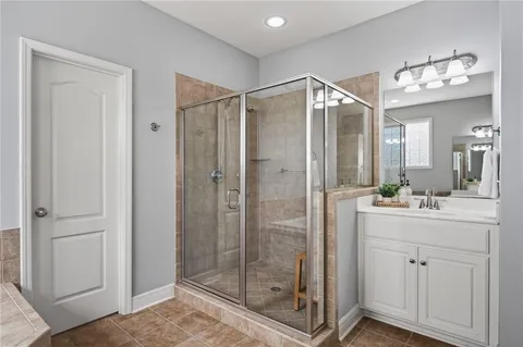 $425,000 | 906 Northwest Magnolia Lane, Grain Valley, MO 64029